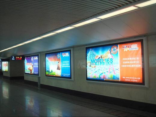 上海铁路通道灯箱广告 - 中国广告网户外频道 - 